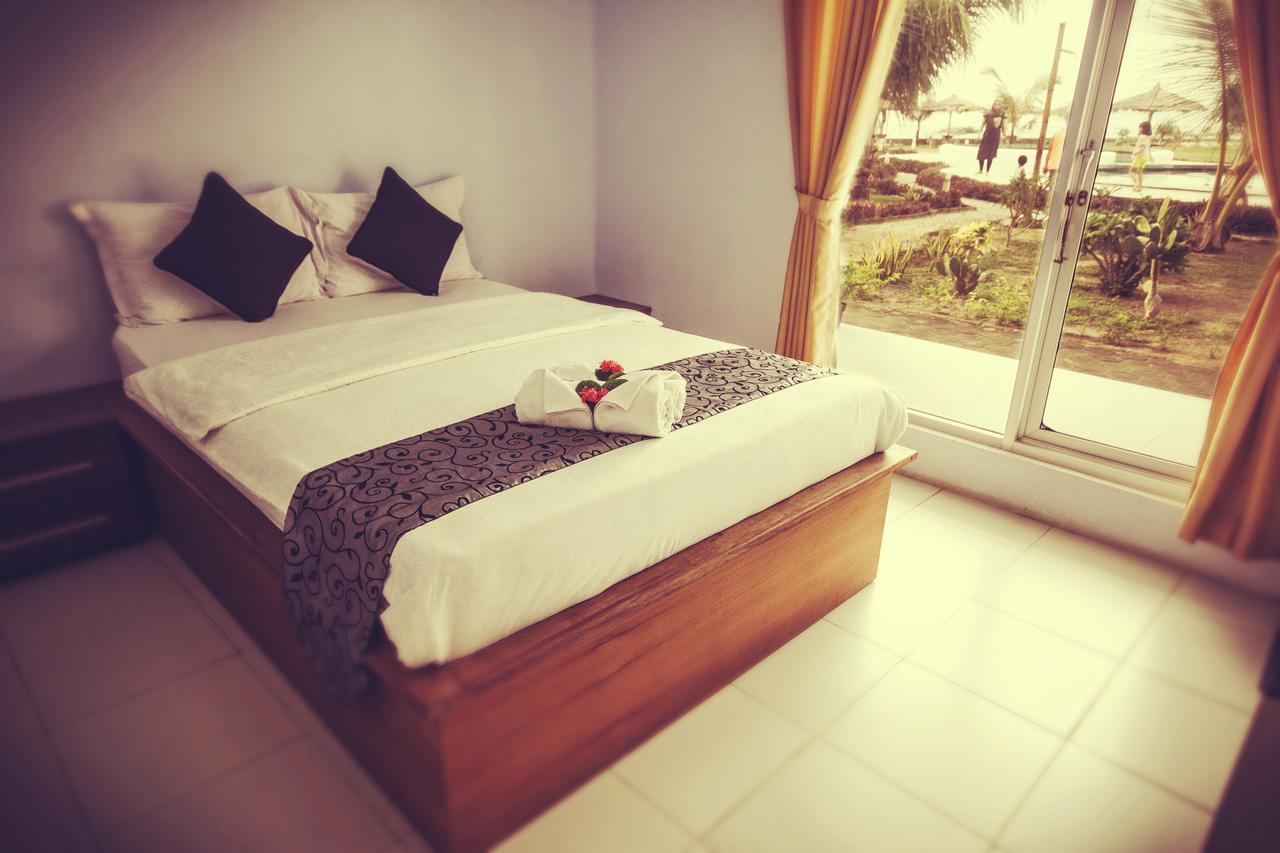 Turtle Beach Hotel Ujunggenteng Zewnętrze zdjęcie